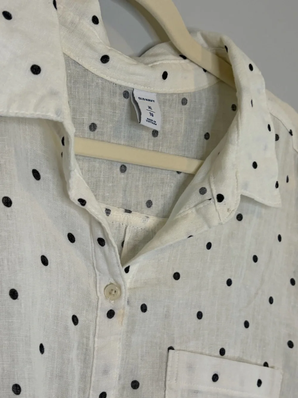 Old Navy White Polka Dot Button-Front Tie Hem Blouse - Picture 6 of 8